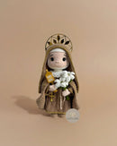 Santa Clara da Luz Eterna – Amigurumi Sagrado em Crochê | Santa Arte