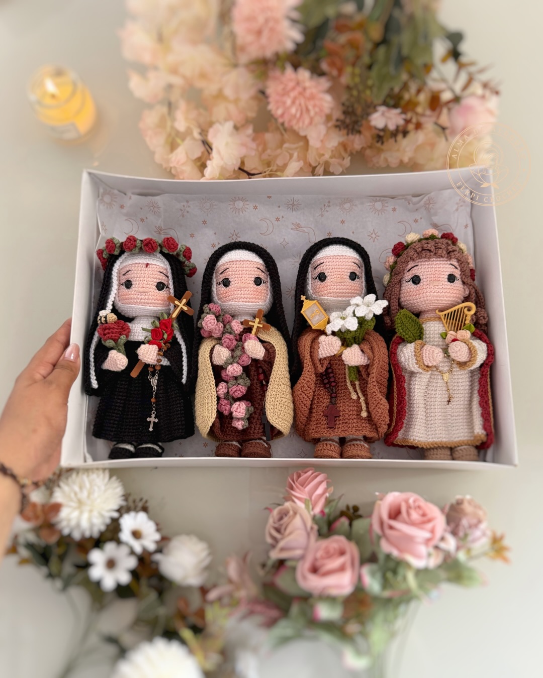Coleção completa de santinhas em crochê